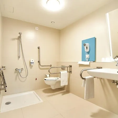 Centrum Hotel 2*